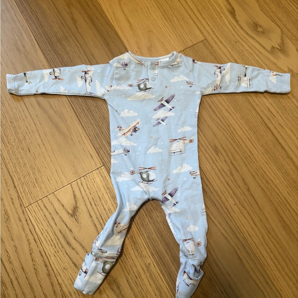 Airplane 0-3m crescent zipper onesie